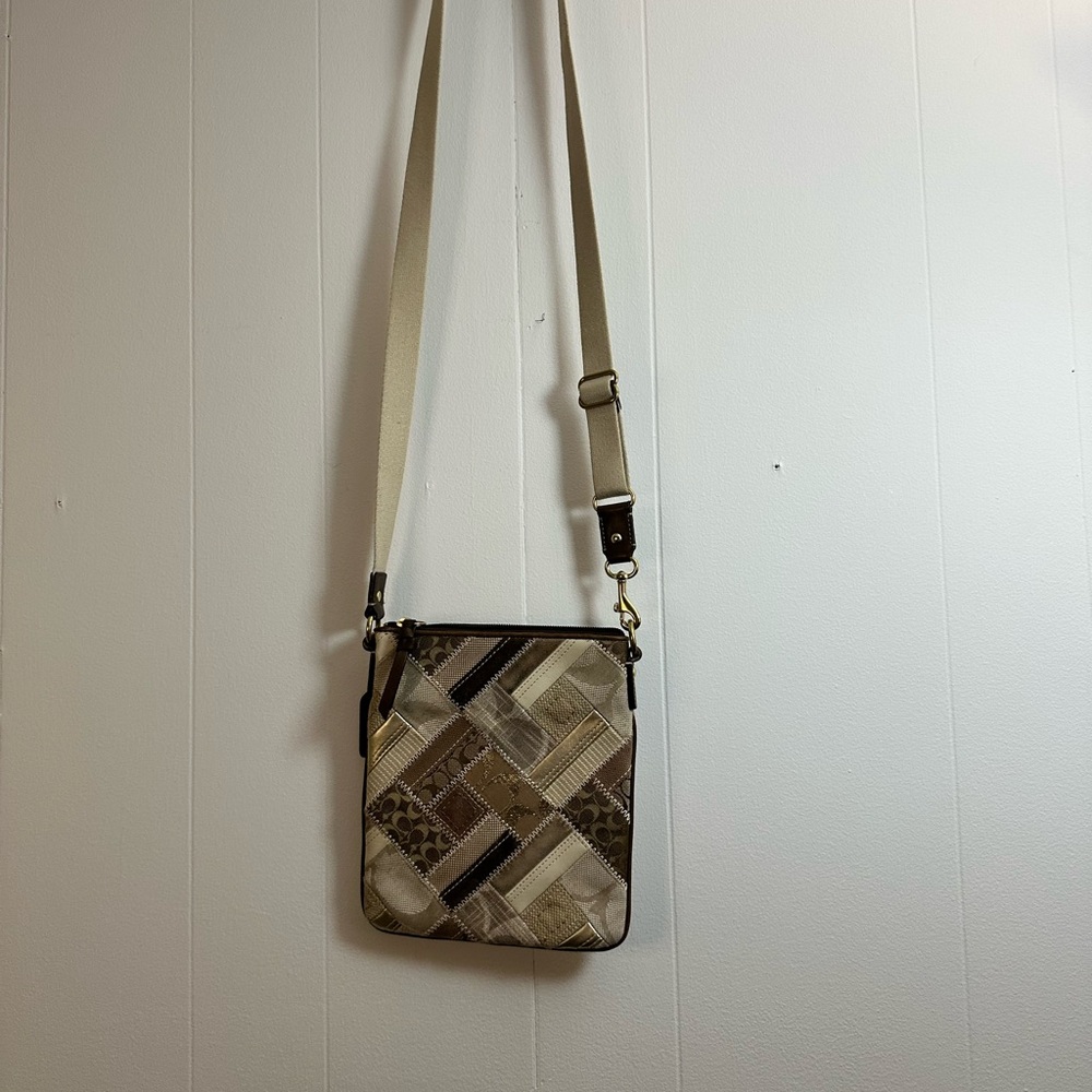 Coach Cross Body Patchwork Euc B087341705 (Buy No… - image 4